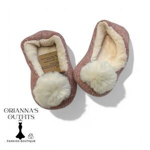 NEW LongBay Women’s Slippers Pink & White Faux Fur Pom Pom Size 6